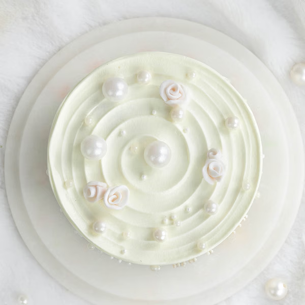 Luxe Celebrations Vanilla Cake (1 Kg)