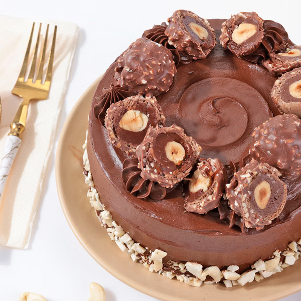 Crunchy Cashews Rocher Cake